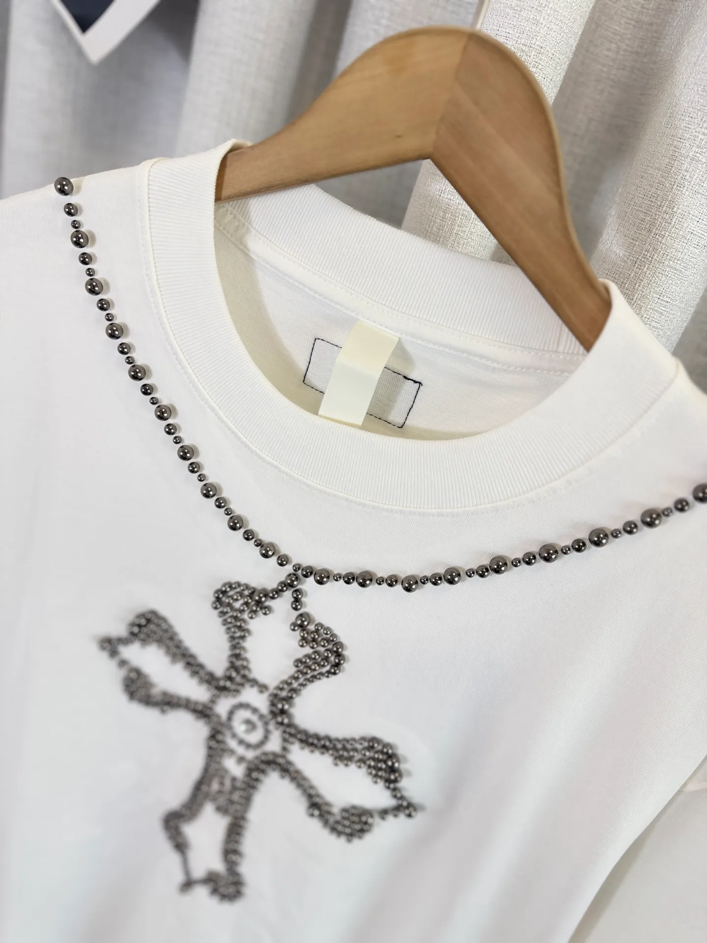 P210 ch high version Chrome Hearts 2025 spring and summer new horseshoe cross printed pearl compass short-sleeved T-shirt, fabric: 26 double yarns, 320 grams weight, pearl necklace Printing process: pearl necklace Color: black white Size: S M L XL Style number: 5168